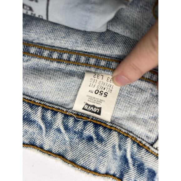 Levis Vintage Light Wash Tapered Leg Relaxed Fit Distressed Denim Jeans 33x32 - Picture 2 of 7